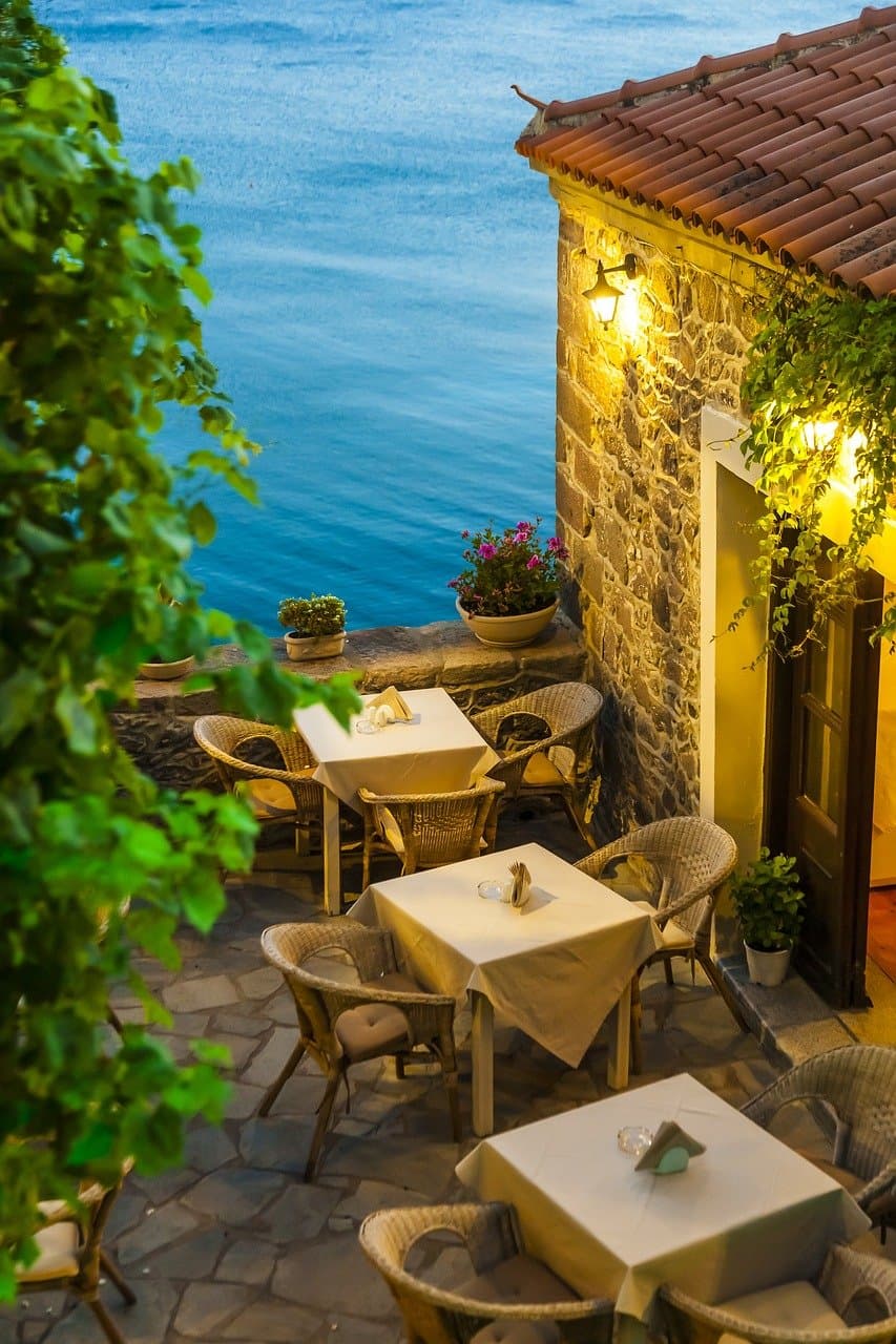 Иллюстрация к слову a restaurant